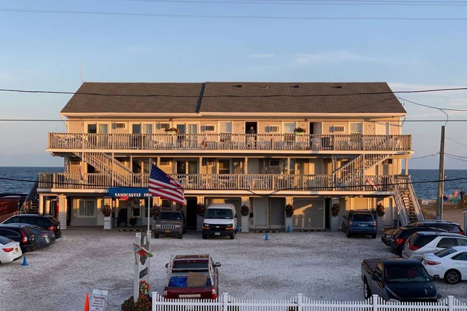sandcastle beachfront inn