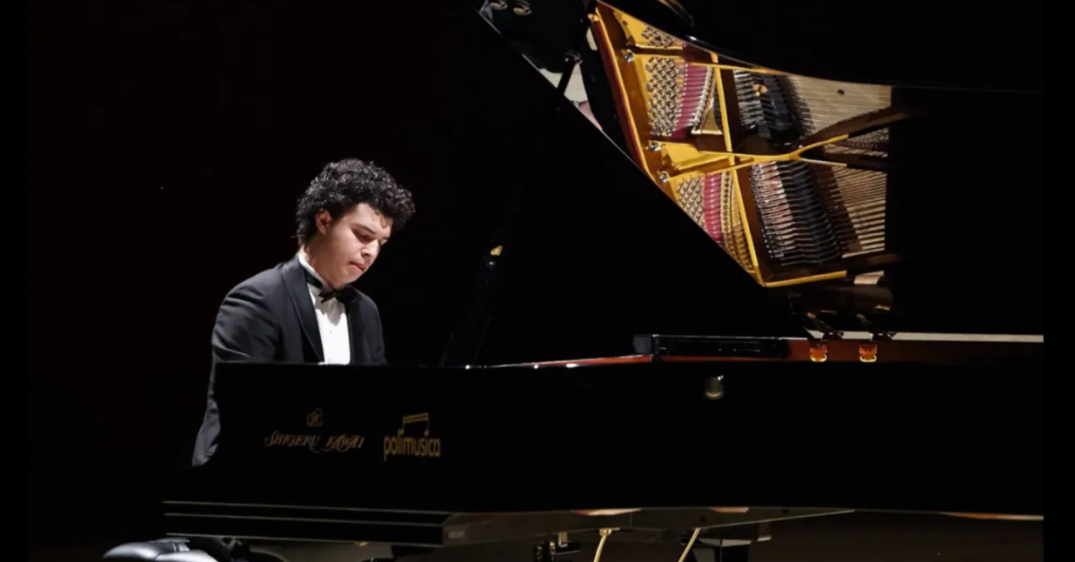Pianist Leonel Morales