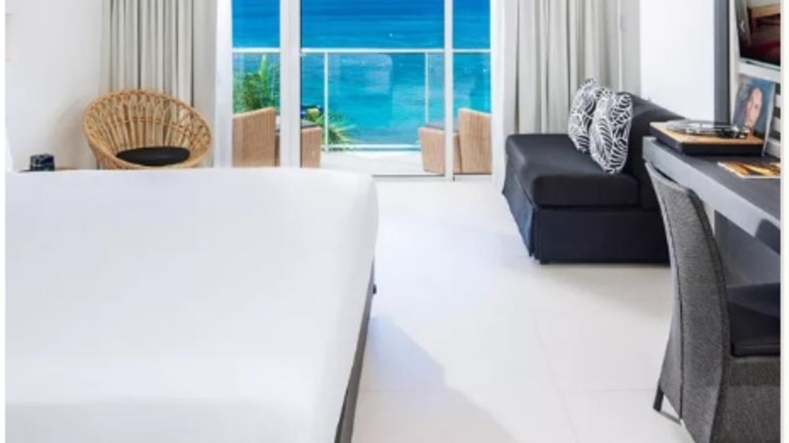 The S Hotel