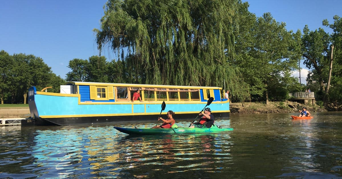 Fun things to do in Fort Wayne with kids - river boat cruise on sweet breeze