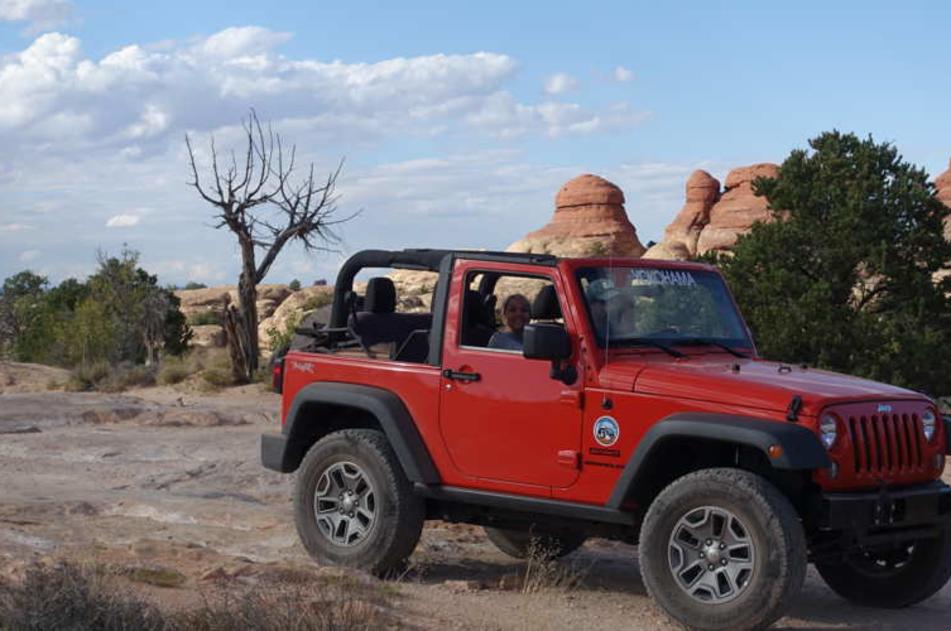 Canyonlands Jeep Adventures & Rentals