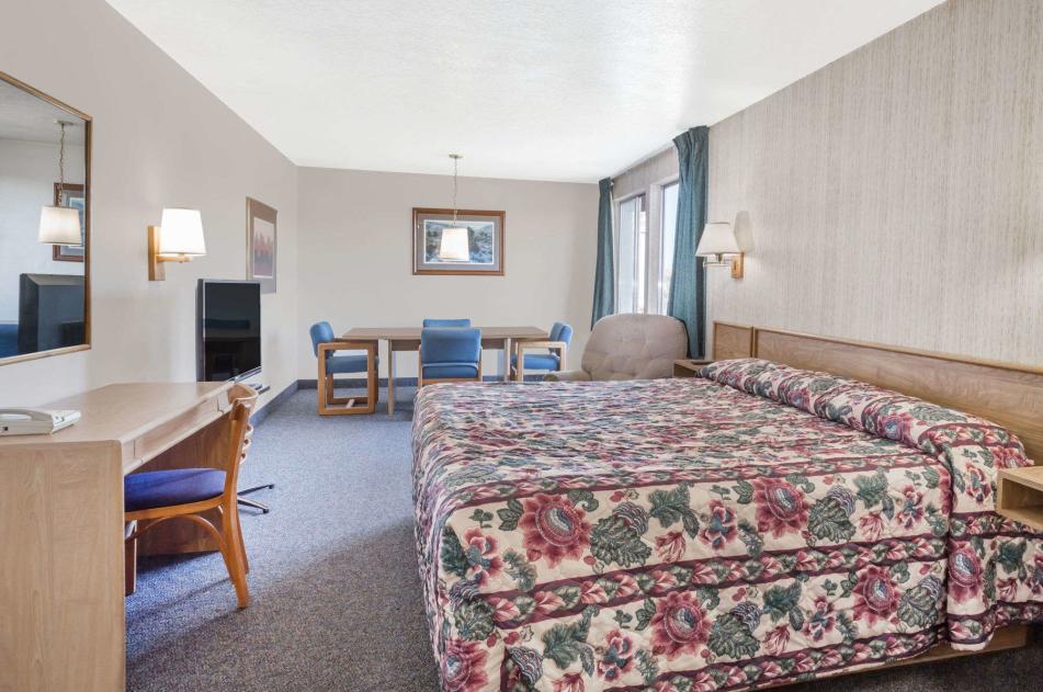 Queen Room