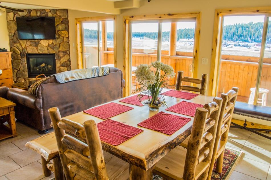The Lodge at Duck Creek Carousel 3