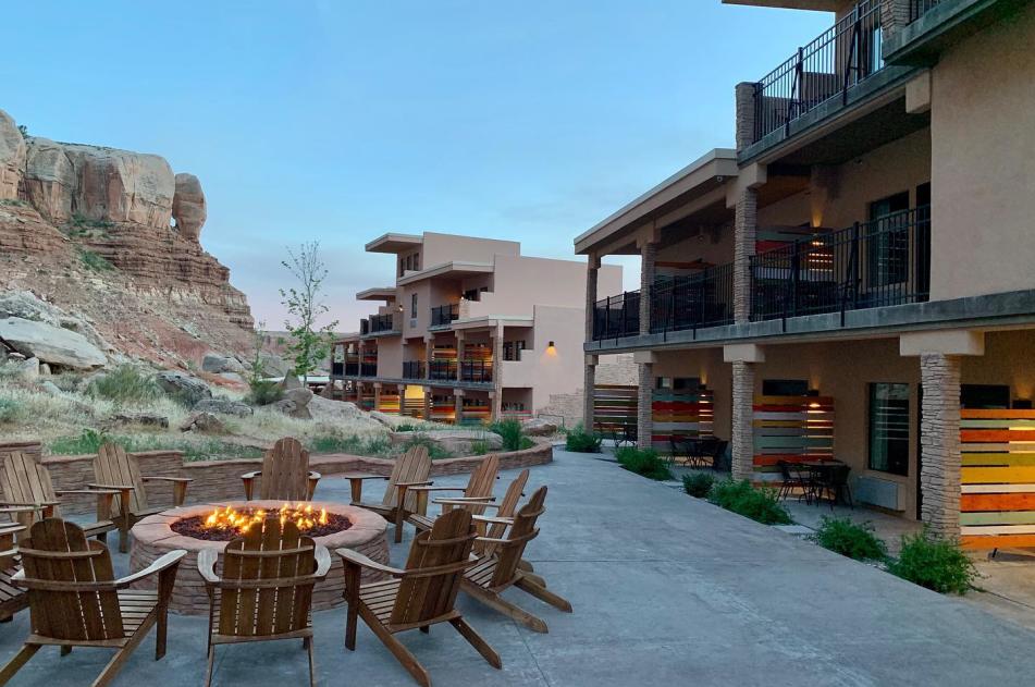 Bluff Dwellings Resort & Spa