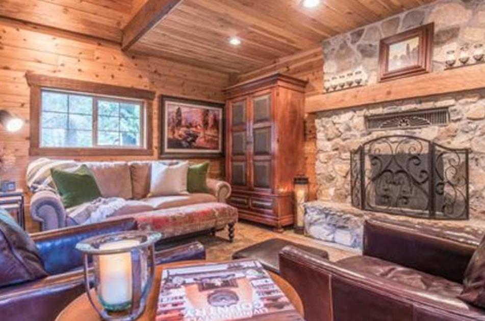 Stewart Mountain Lodging