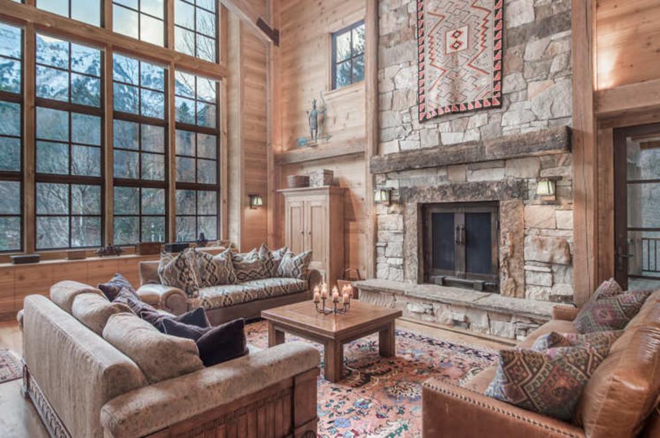 Stewart Mountain Lodging