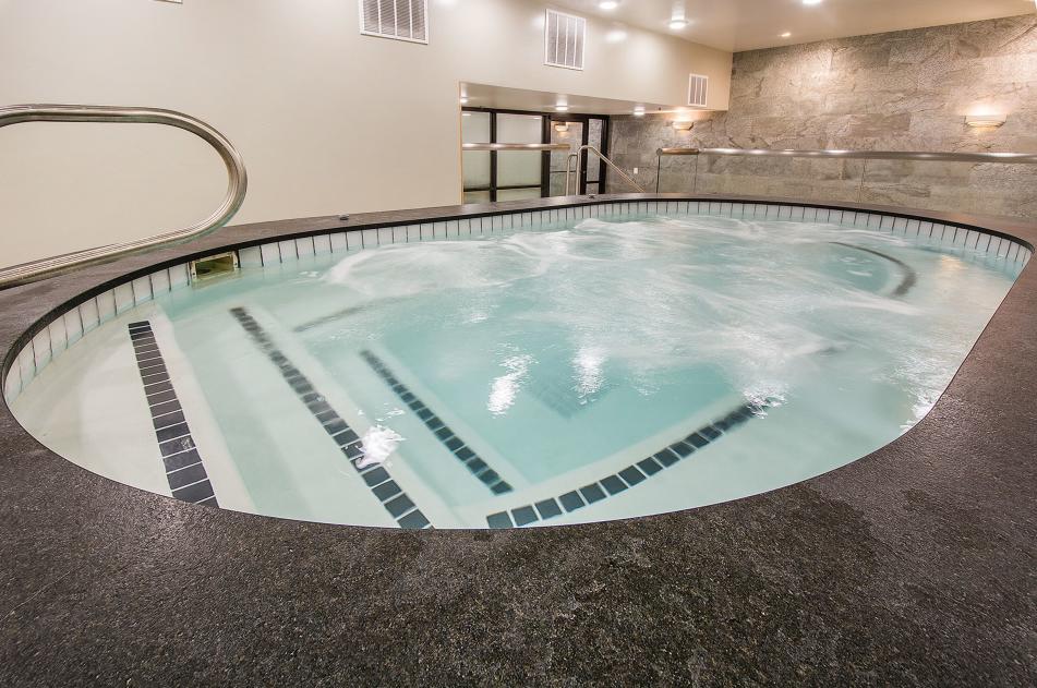 Shadow Ridge Hot Tub