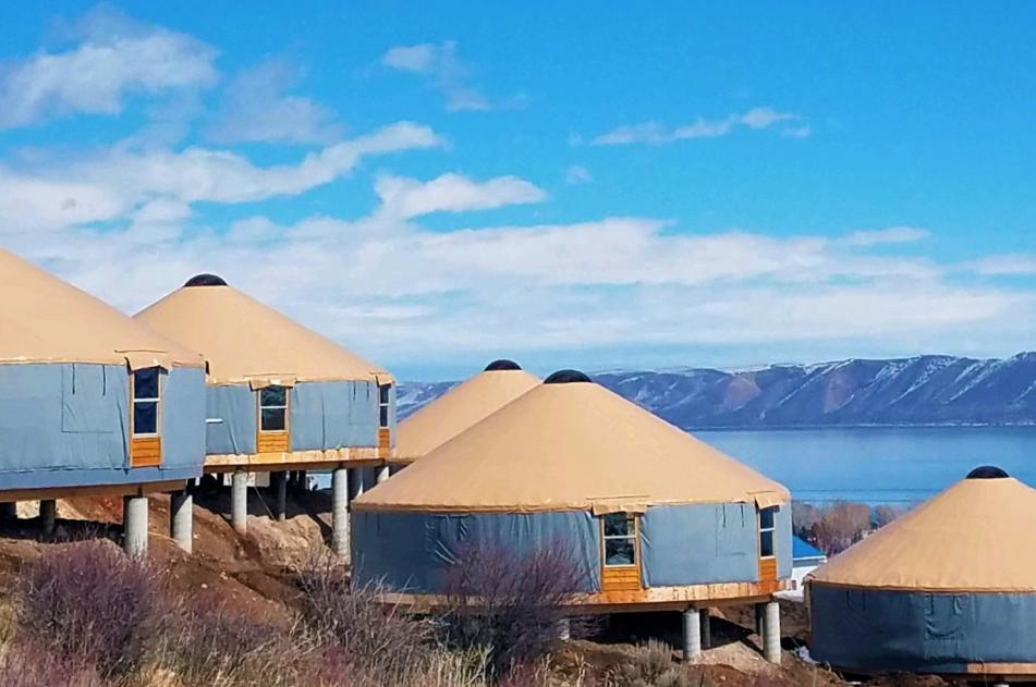 OsoBlu Yurts