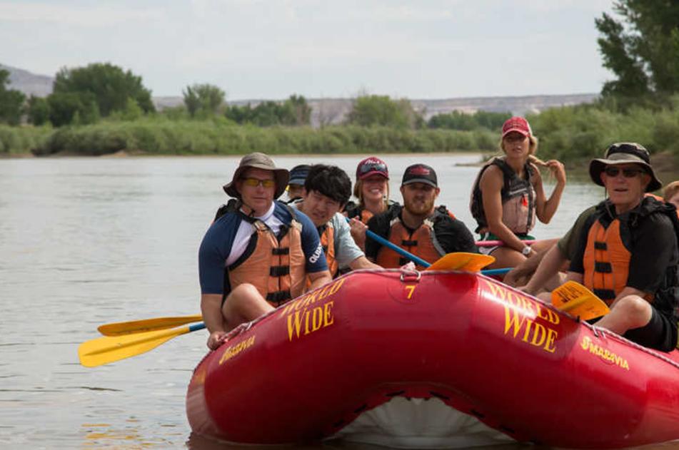 Gallery - Family Rafting Close Up