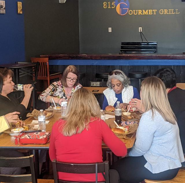 815 Gourmet Grill Customers 2000x1500 72dpi