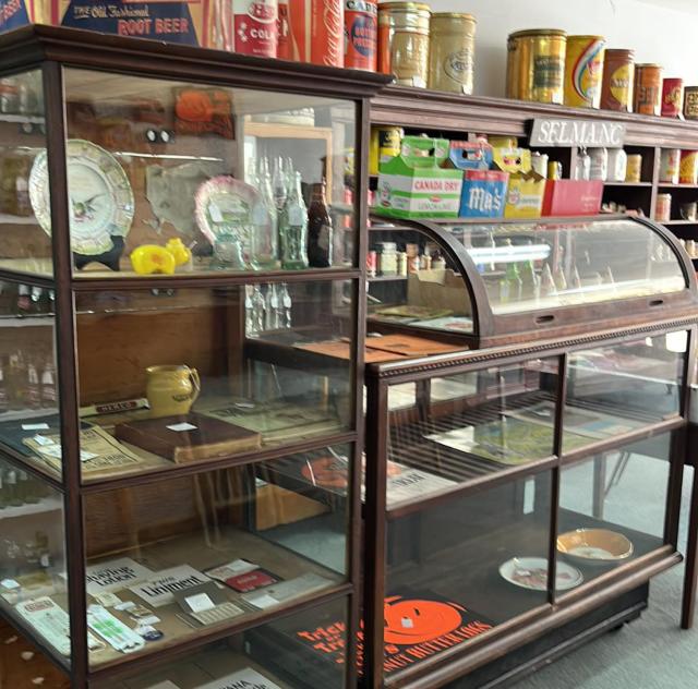 Barn Shelter Antiques