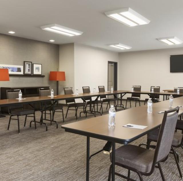 Country Inn & Suites Meeting Room