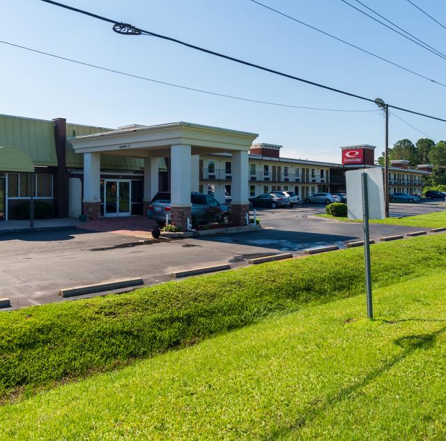 Econo Lodge Smithfield 2000x1500 72dpi