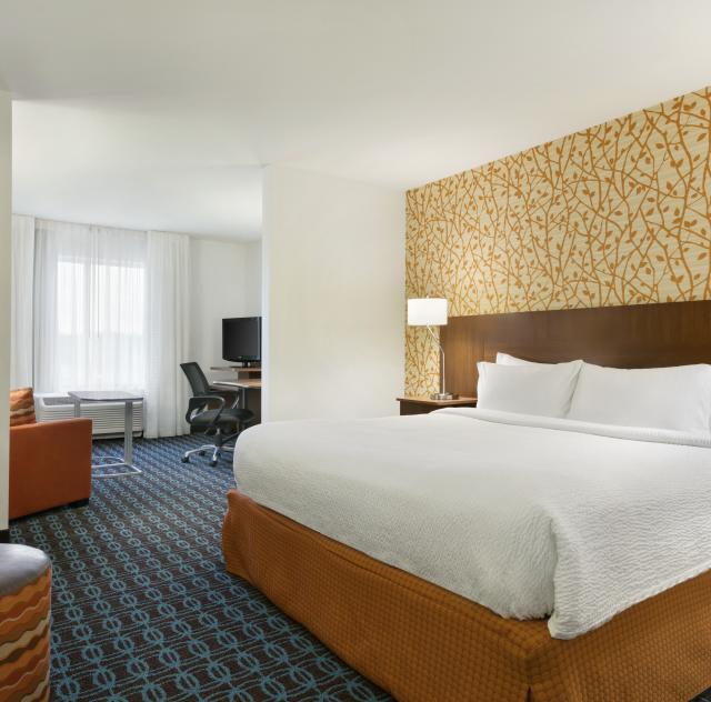 Fairfield Inn & Suites Executive King Suite