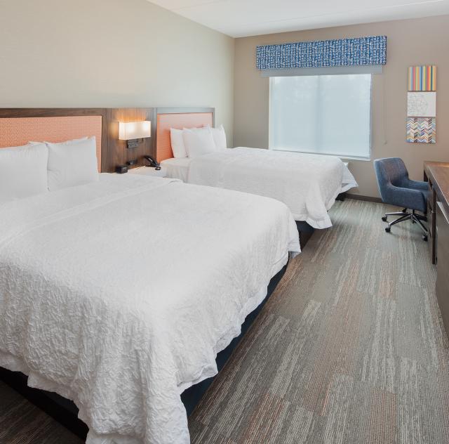 Hampton Inn Smithfield Double Room 2000x1500