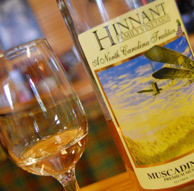 Hinnant Vineyards wine bottle 2000x1500 72dpi