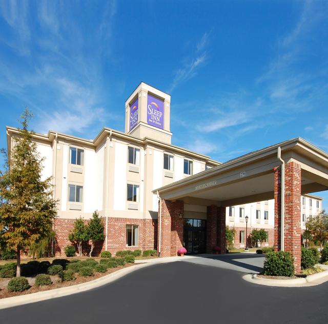 Sleep Inn & Suites Exterior