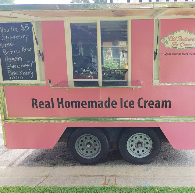 Old Fash Ice Cream Truck 2000x1500 72dpi