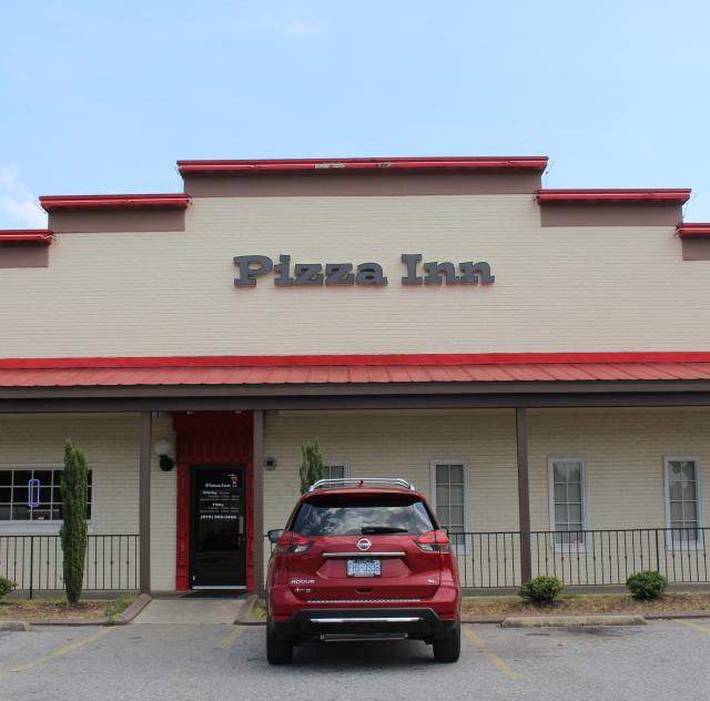 Pizza Inn Selma Exterior