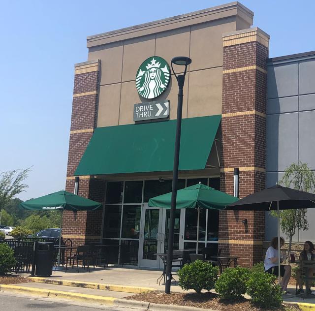 Starbucks Smithfield 2000x1500 72dpi