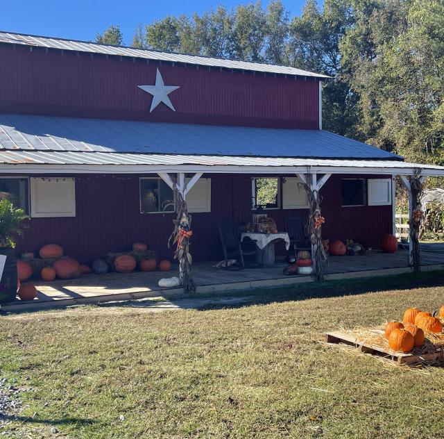 ASHLAN MEADOWS FAMILY FARM