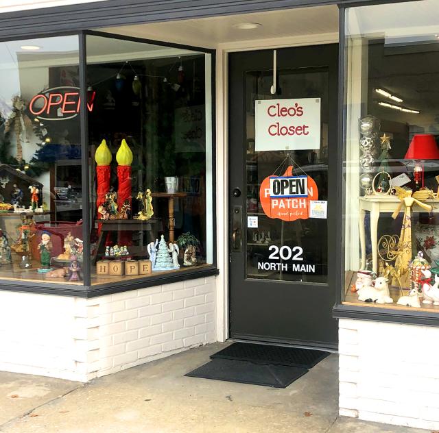 Cleo's Closet and More Decor