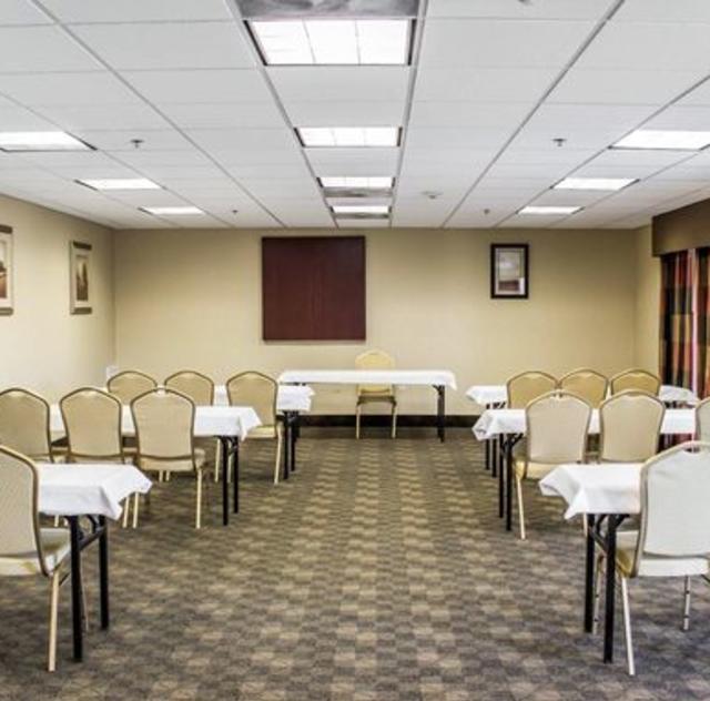 Comfort Suites Meeting Room