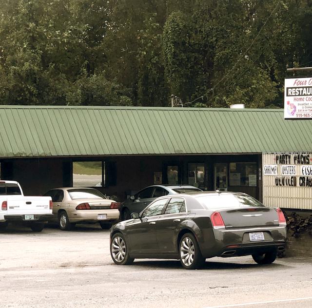 four oaks restaurant 2000x1500@72dpi