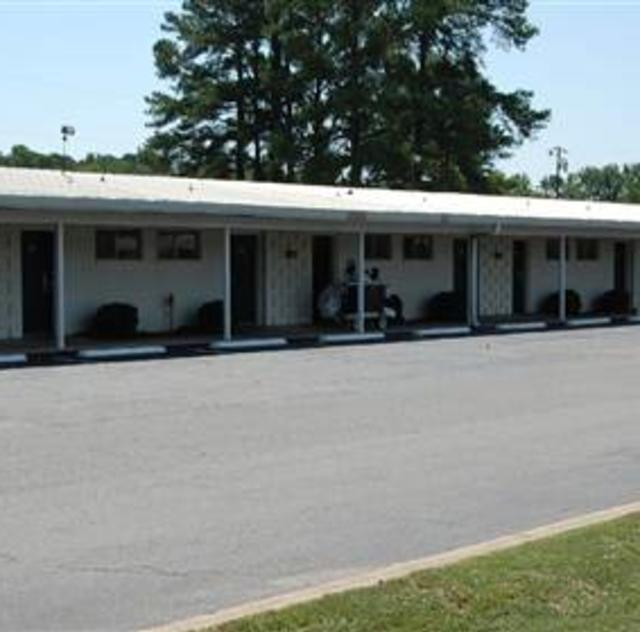 Village Motor Lodge