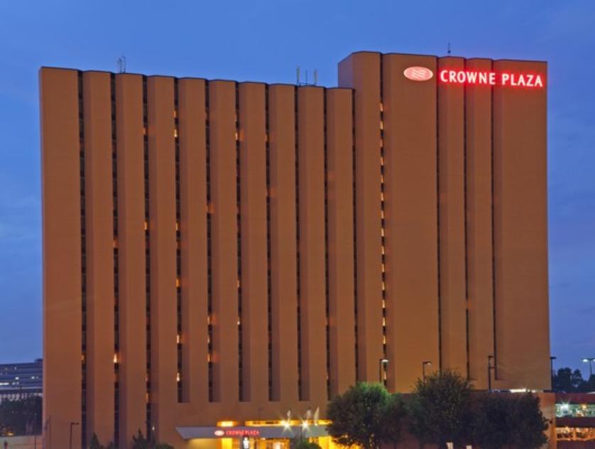 Crowne Plaza Houston River Oaks Hotels In Houston Tx 77098