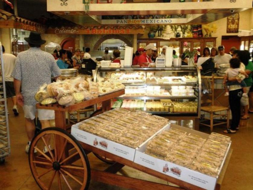 El Bolillo Bakery | Restaurants in Houston, TX 77009