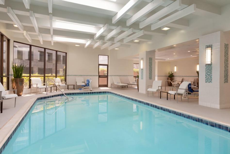 Embassy Suites pool2