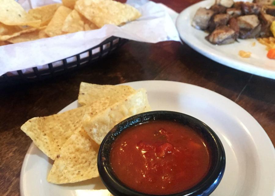 Photo of chips and salsa at Mercado Juarez