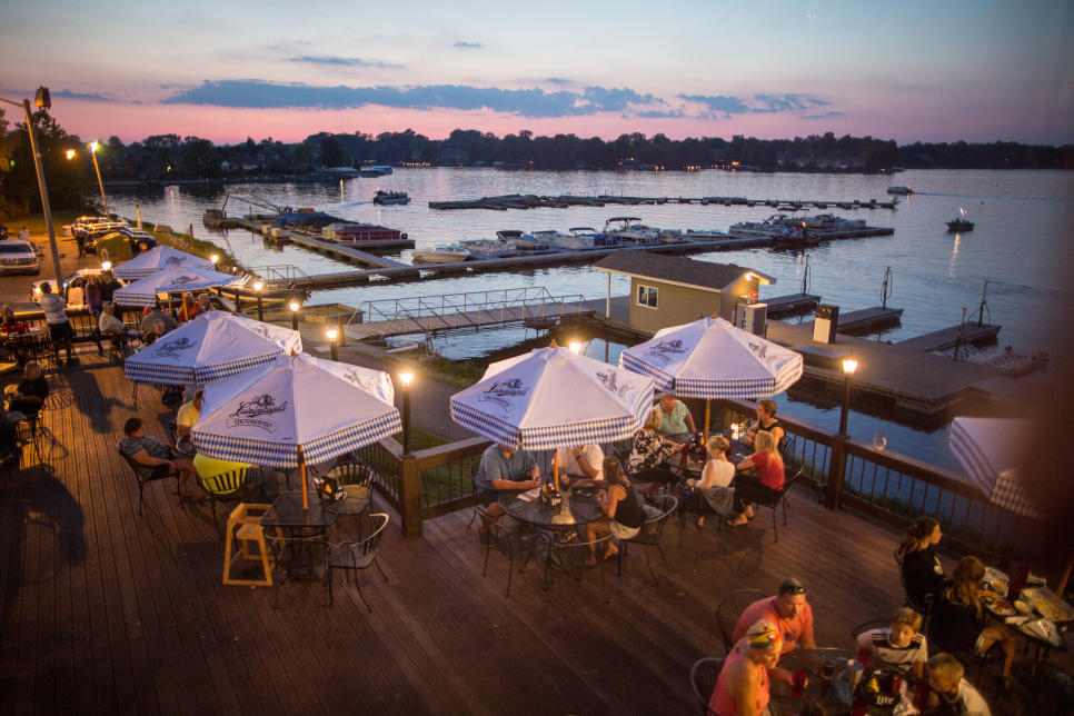 Wolfies Grill - waterside diningPhoto by: Zach Dobson - 2018 Brand Images