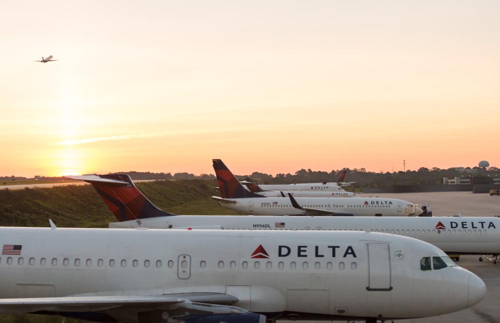 Grounded Delta planes with sunrise