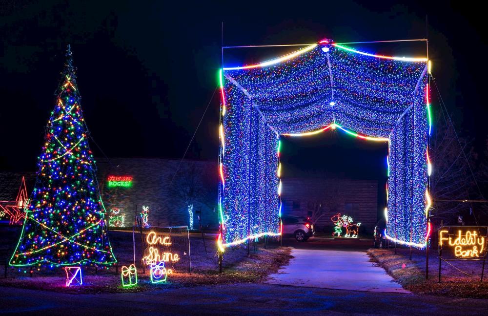 Best places to see Christmas lights in Wichita 2019