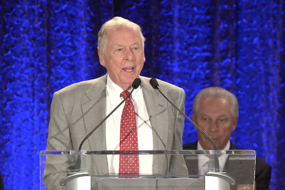 T. Boone Pickens is honored by the DFW Hospital Council at the Arlington Convention Center.