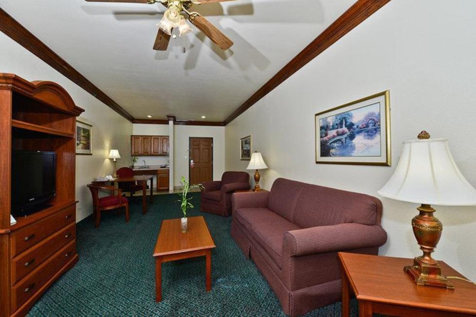 Best Western Fort Worth Inn and Suites