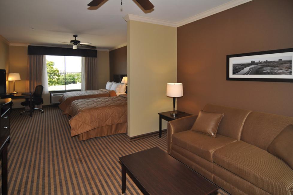 Double Queen Suite
