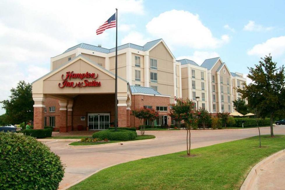 hampton inn and suites alliance airport