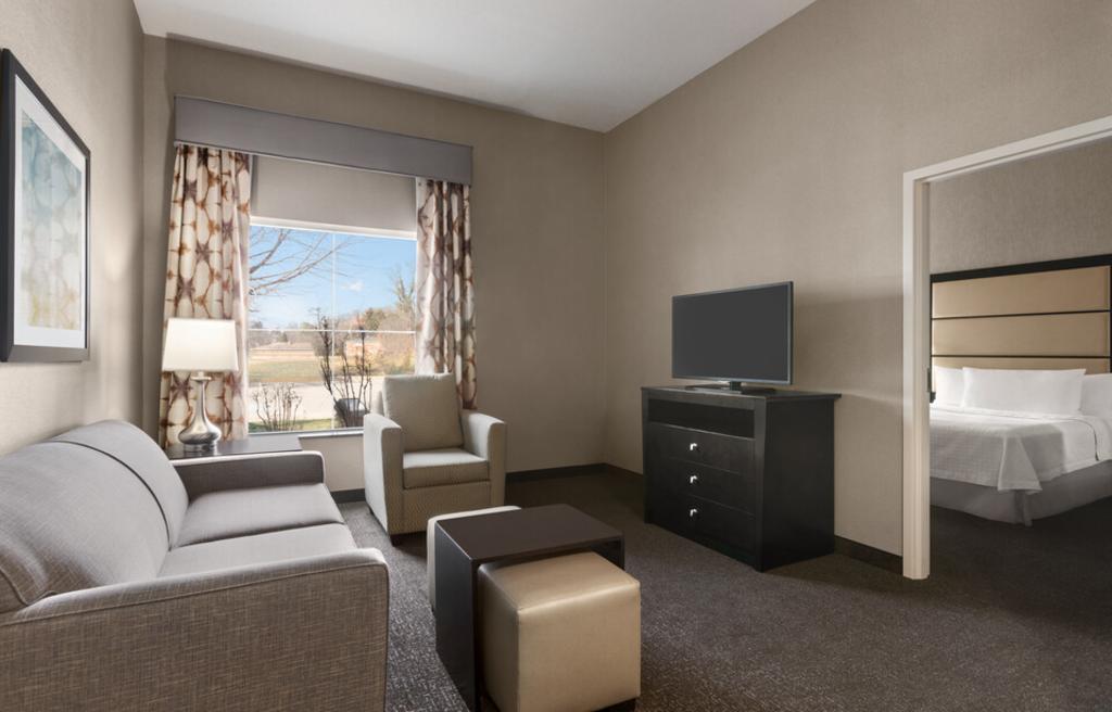 HOMEWOOD SUITES BY HILTON King One Bedroom