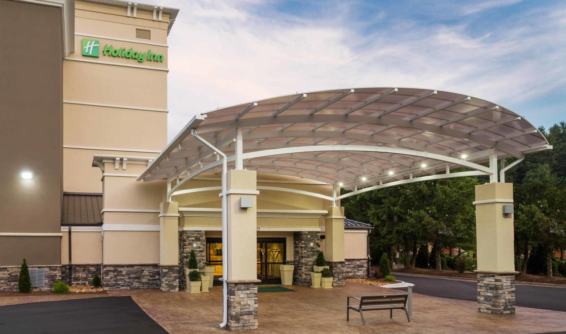 Exterior 2.jpg