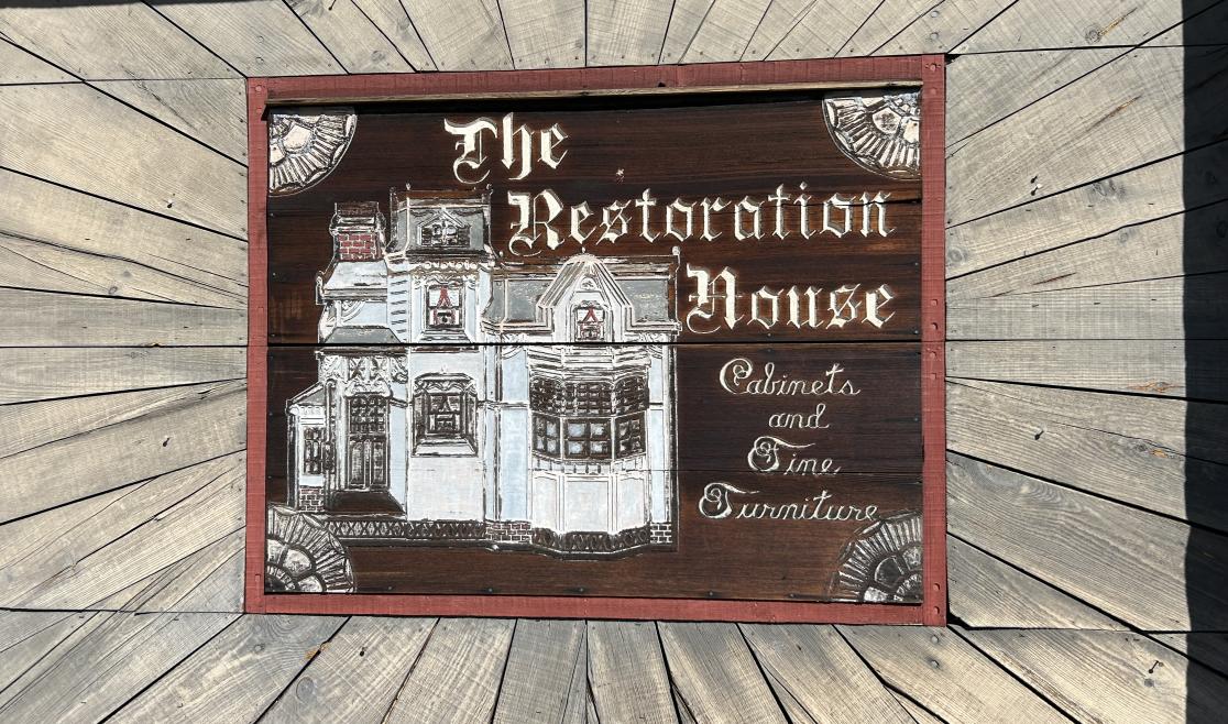 Possum Hollow Antiques.jpg