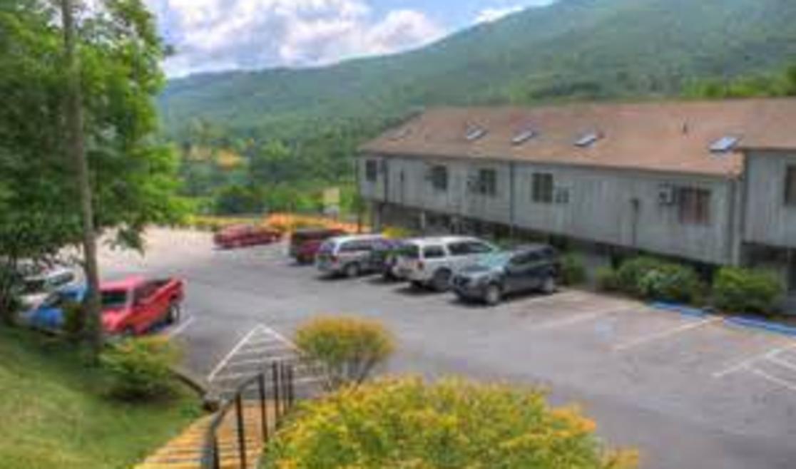 Smoketree Lodge