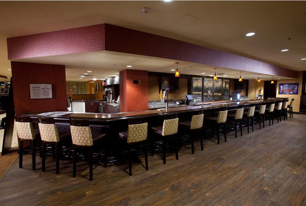 Doubletree by Hilton DFW Airport North - bar