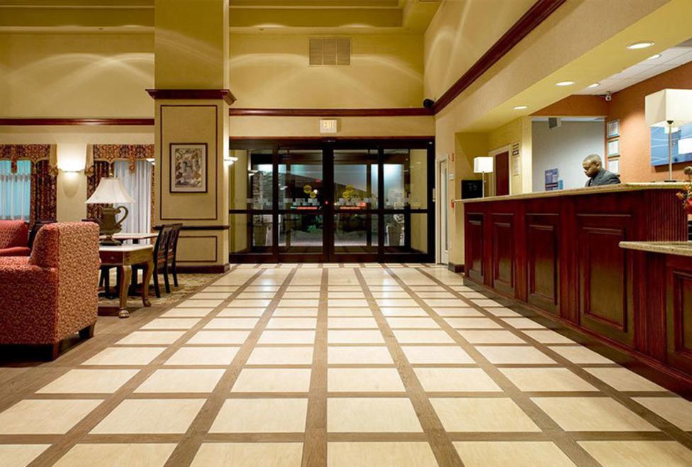Holiday Inn Express Hotel & Suites - DFW Airport South - Lobby 2