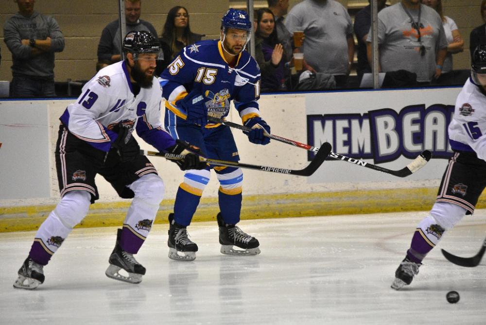 Knoxville Ice Bears Playing Hockey 