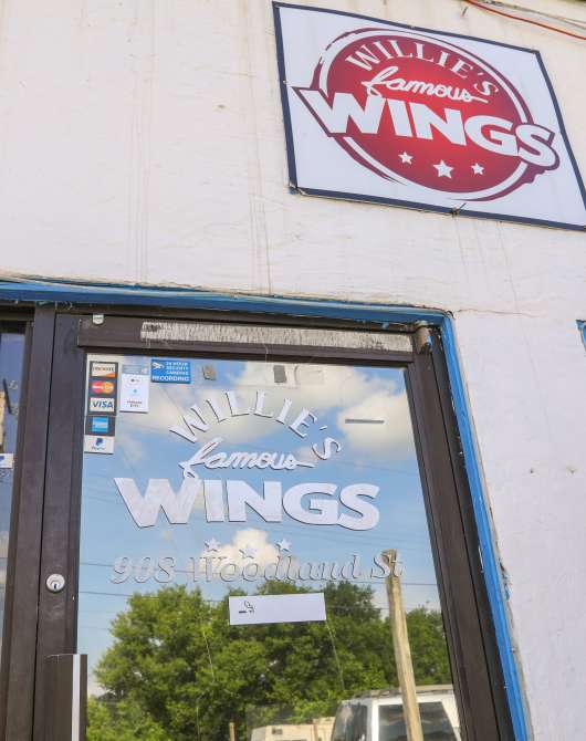 Willie's Famous Wings