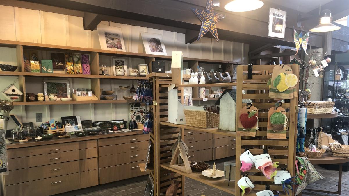 Ijams Gift Shop