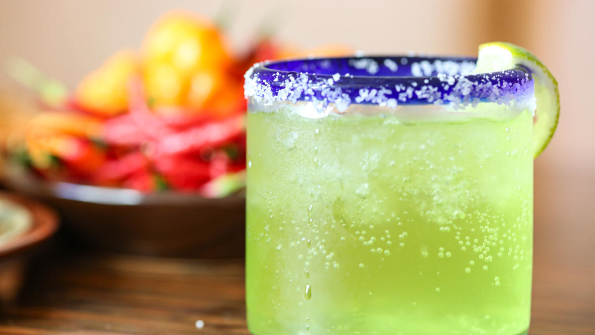 Pepe's TToS Cocktail, Dining